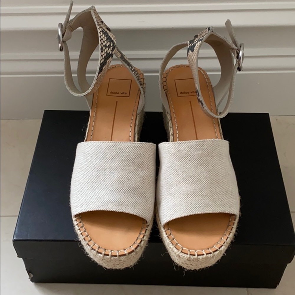 Dolce Vita Lesly Wedges in Snake Skin Print - Picture 2 of 6